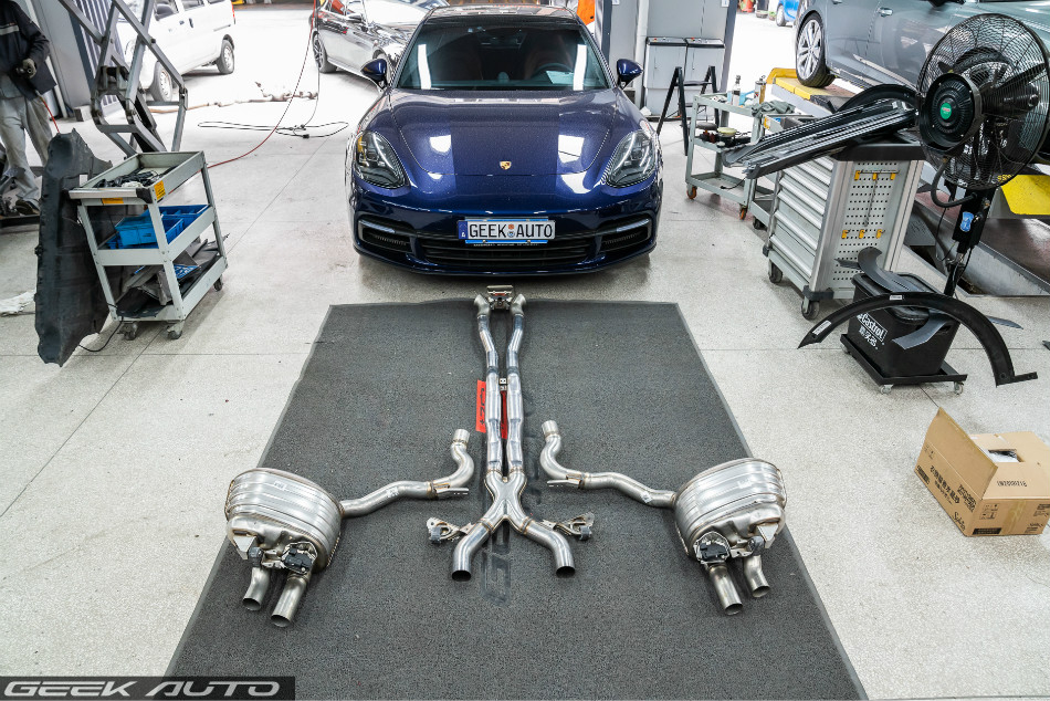 保时捷新panamera改turbo尾翼 运动排气