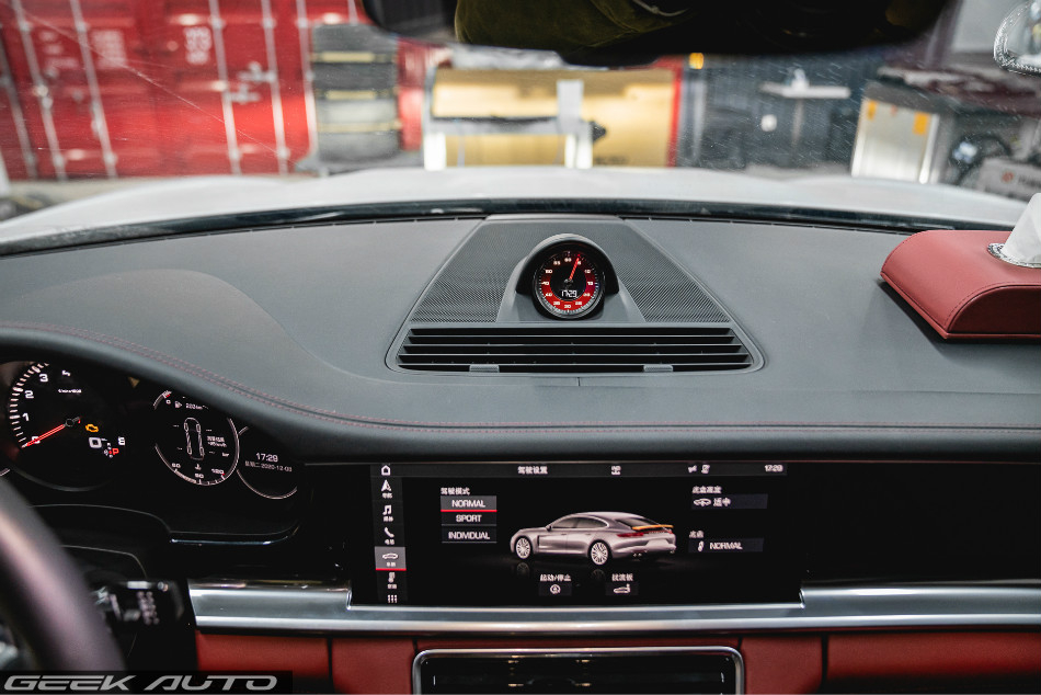 保时捷新panamera971加装红色秒表